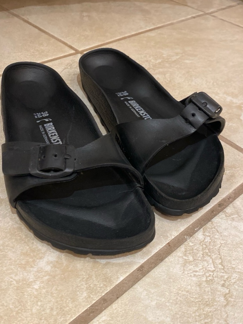 Birkenstock Women’s Black Single-Buckle Slide Sandals